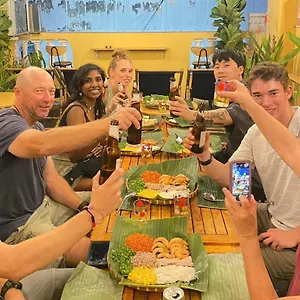 Hostel Saigon Authentic - Daily Walking Morning Tour, Fresh Daily Breakfast, Gym & Rooftop Billiard, Ho-Chi-Minh-Stadt